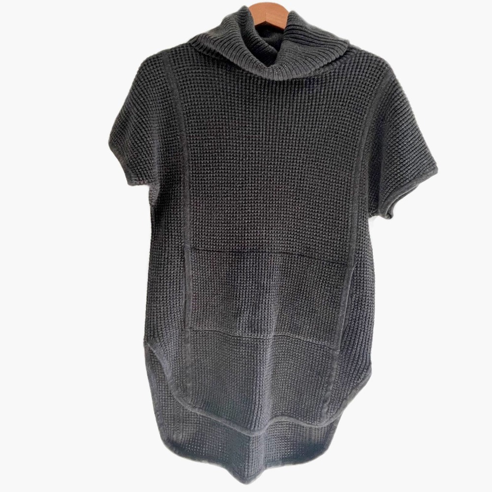 UGG Women’s Shelby Sweater Size M
